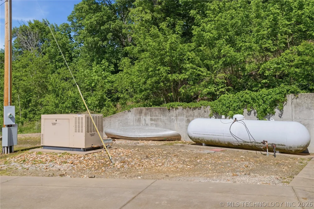 452316 E 953 ROAD Vian, OK 74962