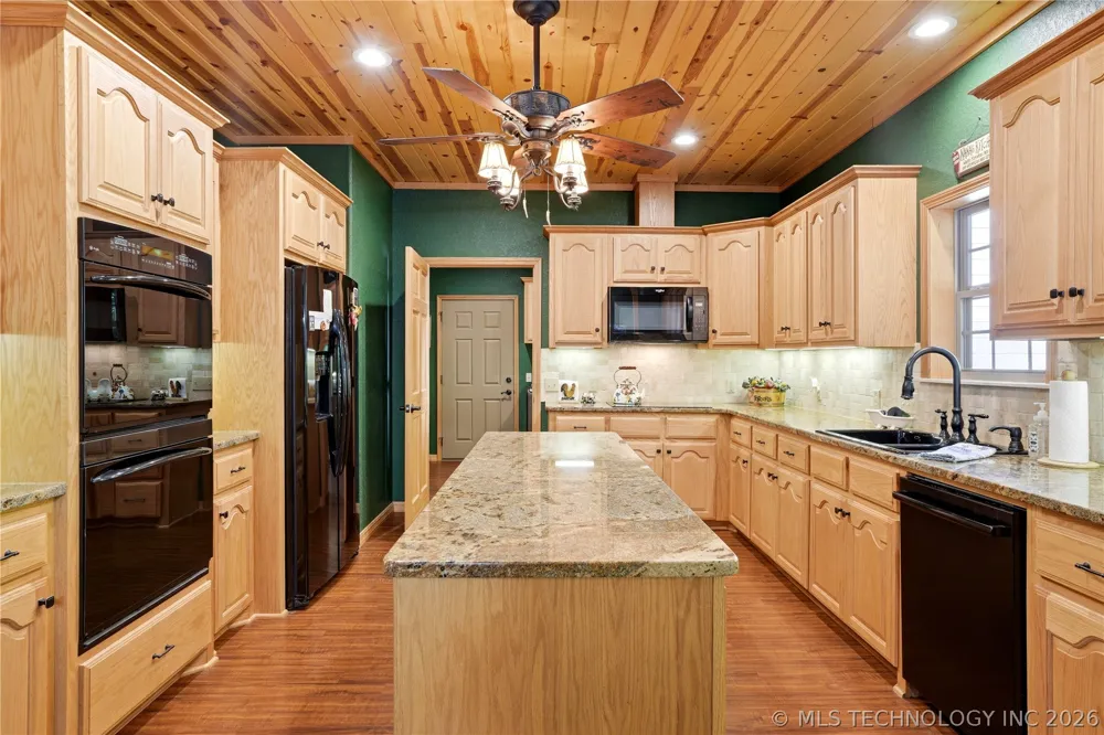 452316 E 953 ROAD Vian, OK 74962