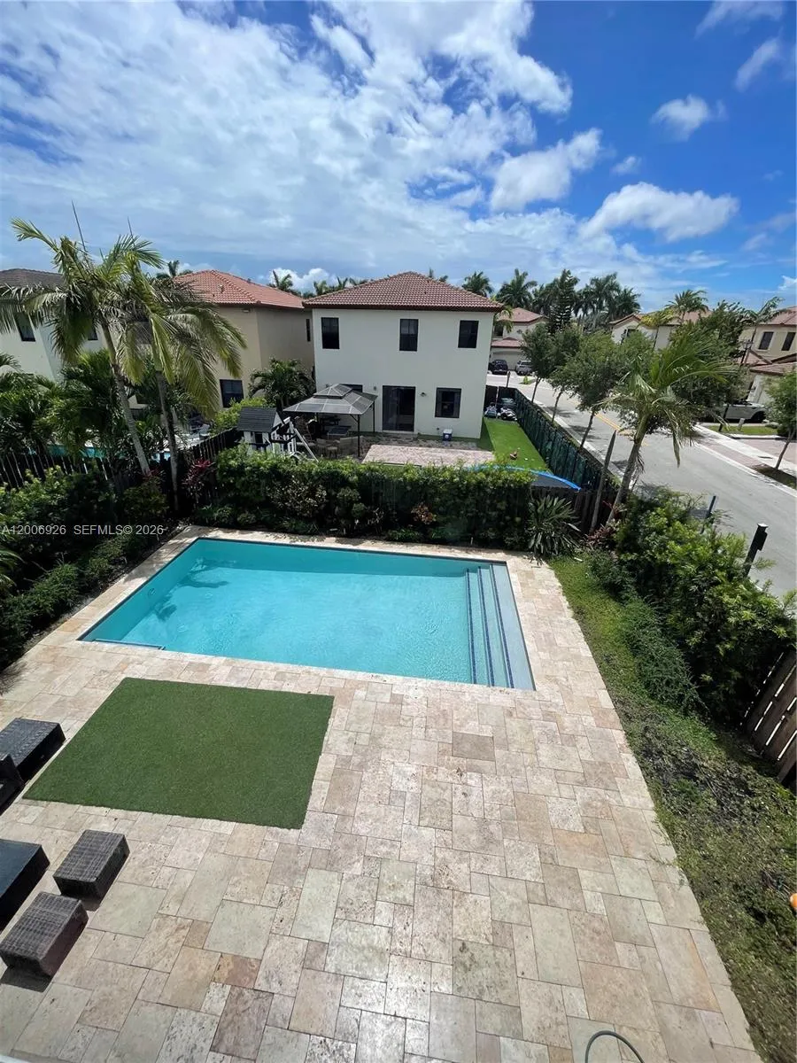 10086 NW 89th Ter Doral, FL 33178