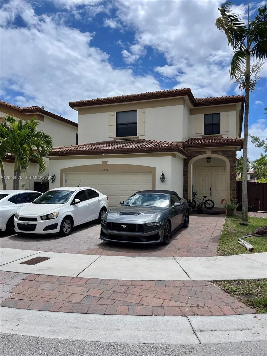 10086 NW 89th Ter Doral, FL 33178
