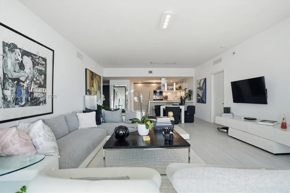 17301 Biscayne Blvd #1905 North Miami Beach, FL 33160