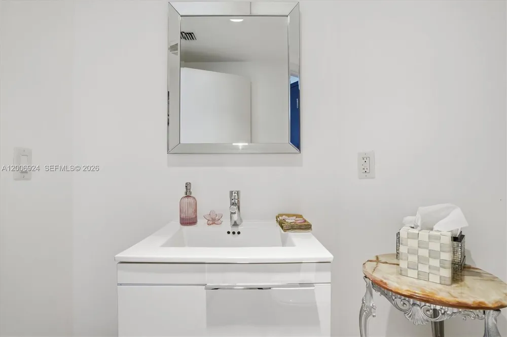 17301 Biscayne Blvd #1905 North Miami Beach, FL 33160