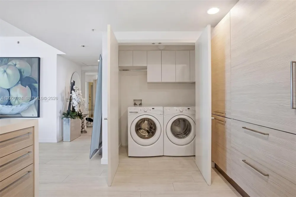 17301 Biscayne Blvd #1905 North Miami Beach, FL 33160