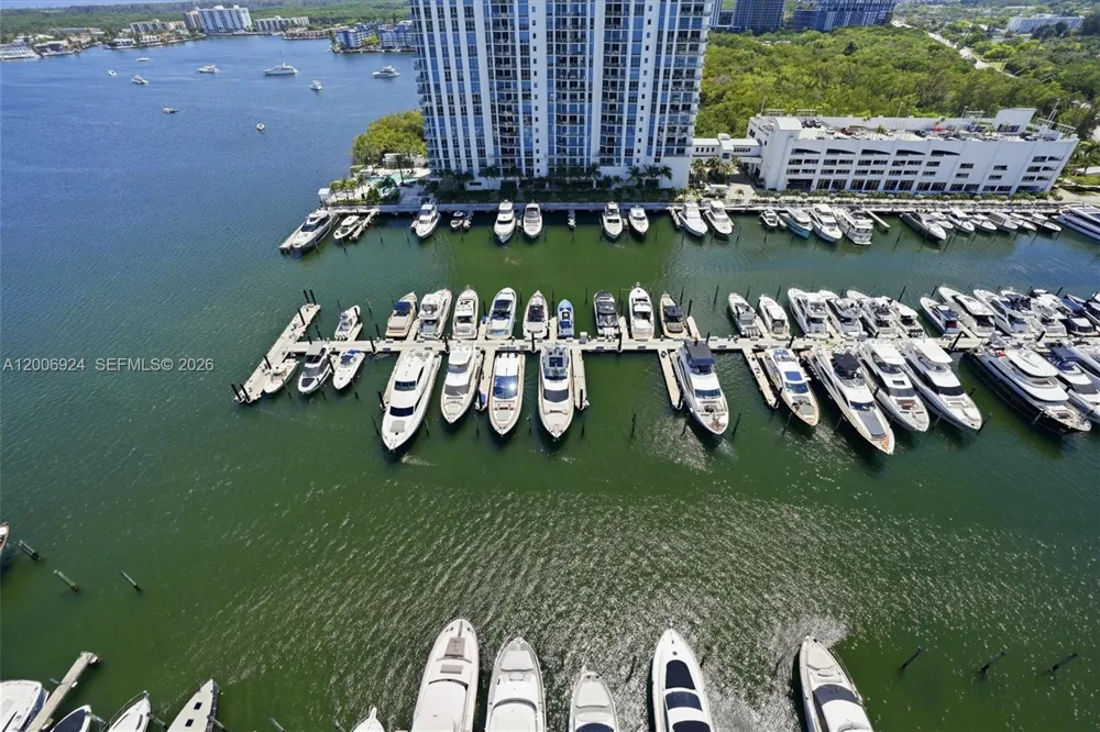 17301 Biscayne Blvd #1905 North Miami Beach, FL 33160