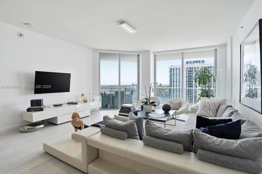 17301 Biscayne Blvd #1905 North Miami Beach, FL 33160