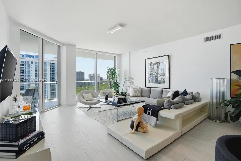 17301 Biscayne Blvd #1905 North Miami Beach, FL 33160