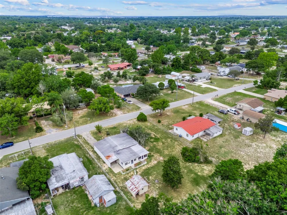 11411 HUGGINS ST Leesburg, FL 34788