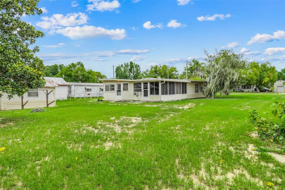 11411 HUGGINS ST Leesburg, FL 34788