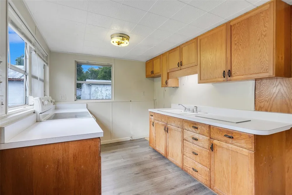 11411 HUGGINS ST Leesburg, FL 34788