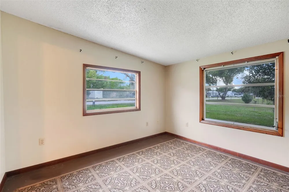 11411 HUGGINS ST Leesburg, FL 34788