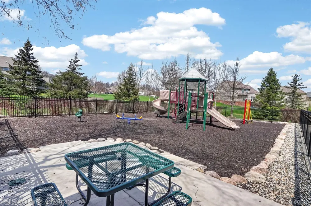 59371 Peters Barn Drive Lyon Charter Township, MI 48178