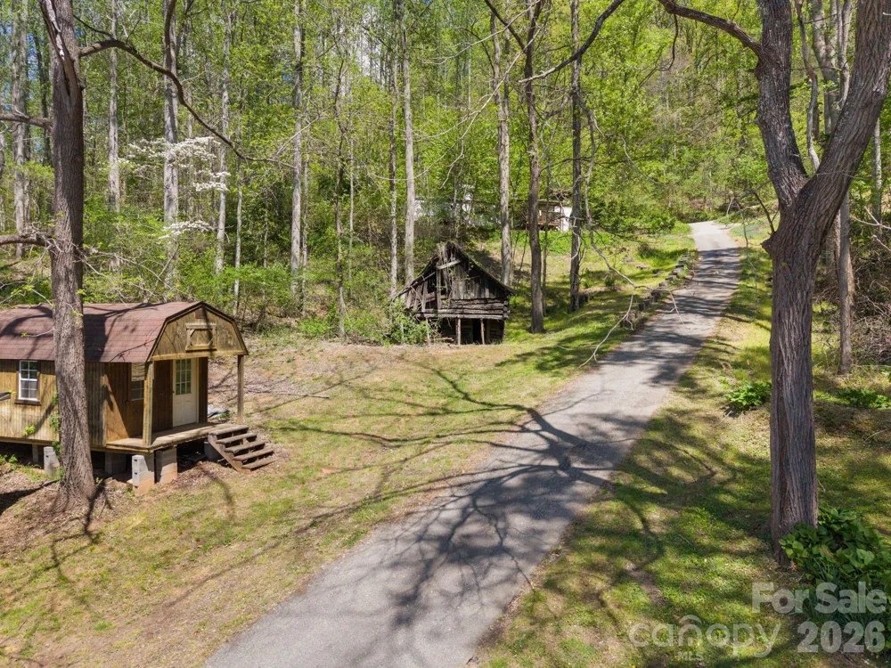 290 Hookers Gap Road Candler, NC 28715