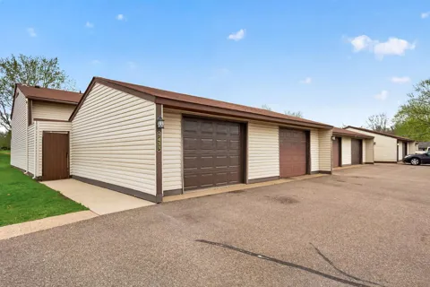 7433 142nd Street Court