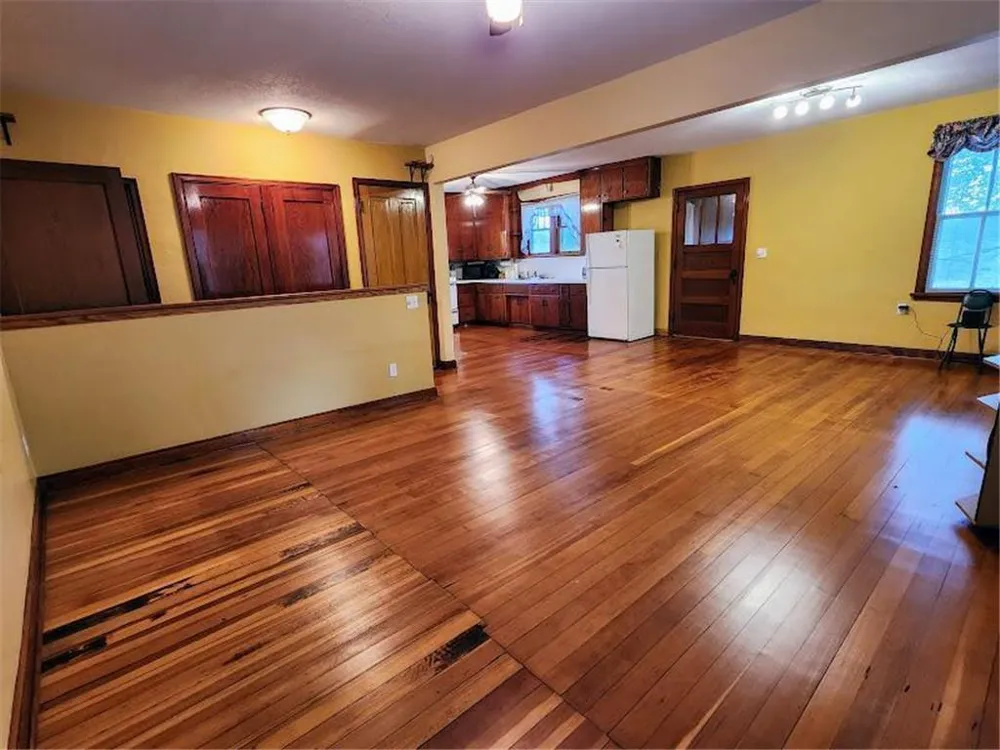 344 NE 1st Street Belle Plaine, MN 56011