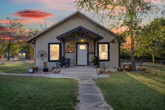 406 S LLano Street Whitney, TX 76692