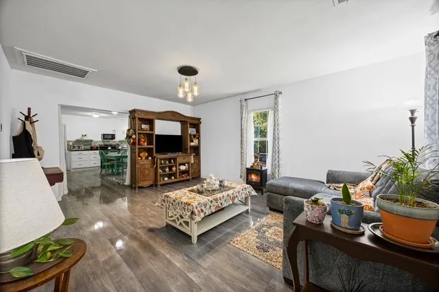 406 S LLano Street Whitney, TX 76692