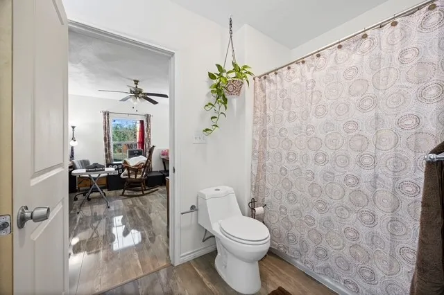 406 S LLano Street Whitney, TX 76692