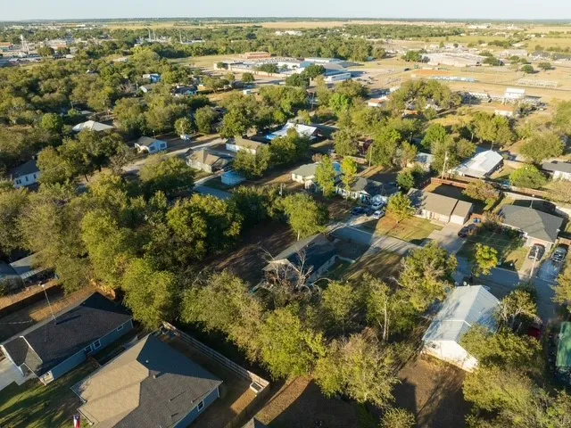 406 S LLano Street Whitney, TX 76692