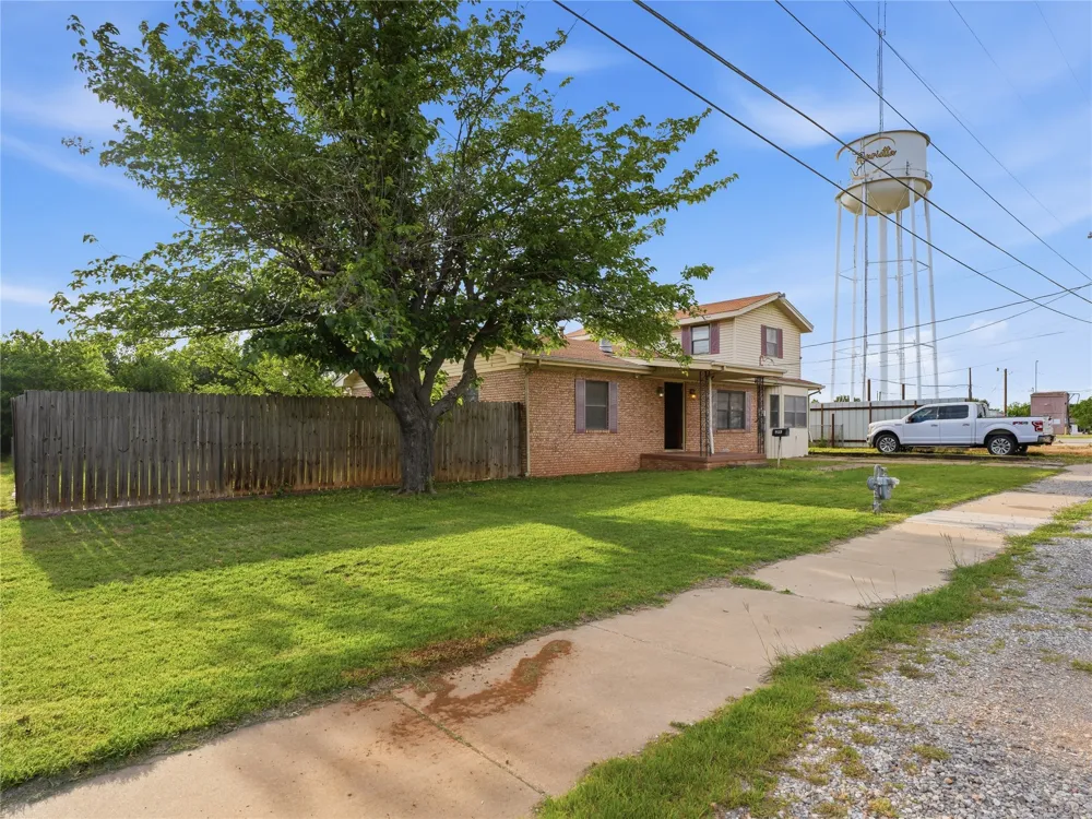 511 Clay Street Henrietta, TX 76365