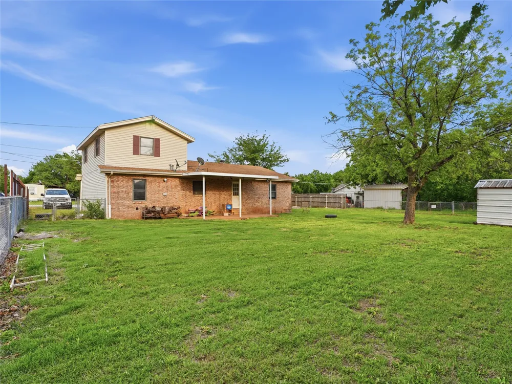 511 Clay Street Henrietta, TX 76365