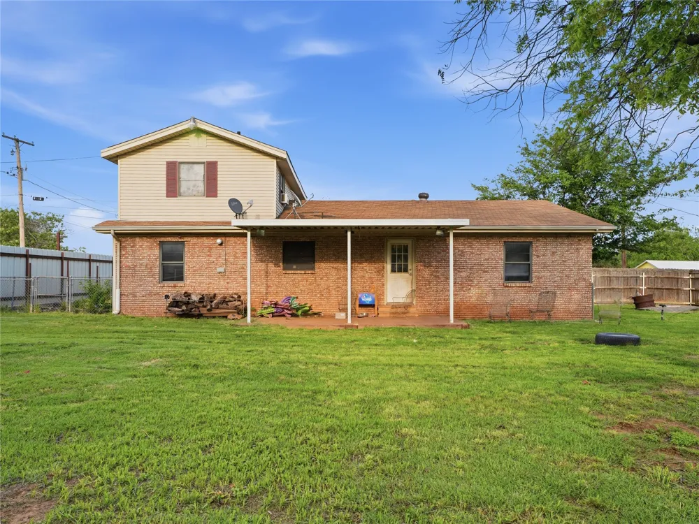 511 Clay Street Henrietta, TX 76365