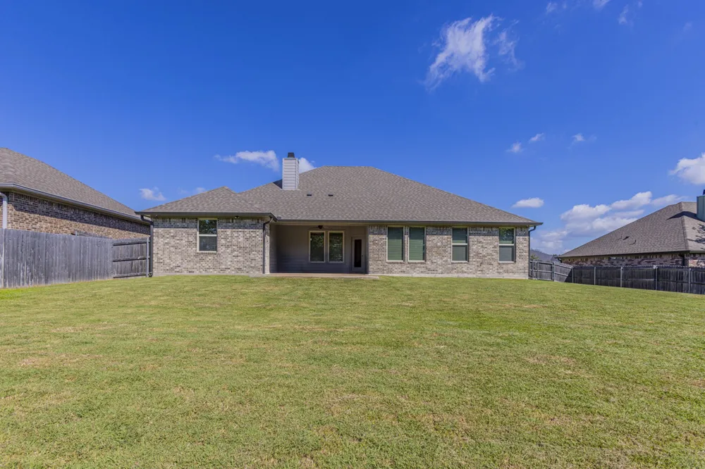 233 Fox Run Lane Robinson, TX 76706