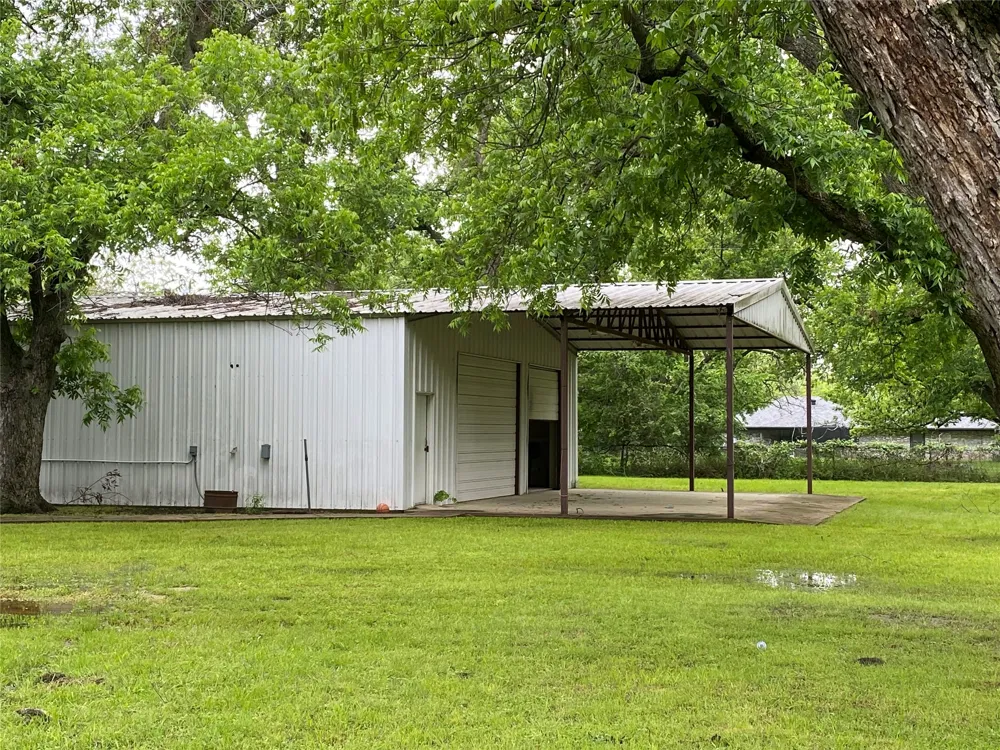152 County Road 4871 Newark, TX 76071