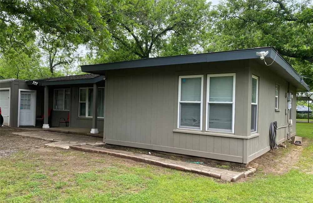 152 County Road 4871 Newark, TX 76071