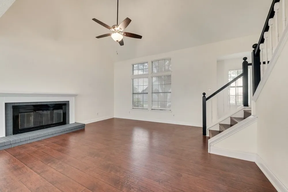 4028 O B Crowe Drive Dallas, TX 75227