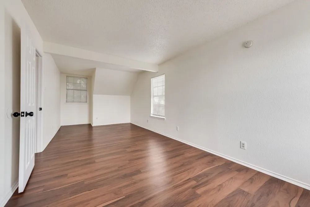 4028 O B Crowe Drive Dallas, TX 75227