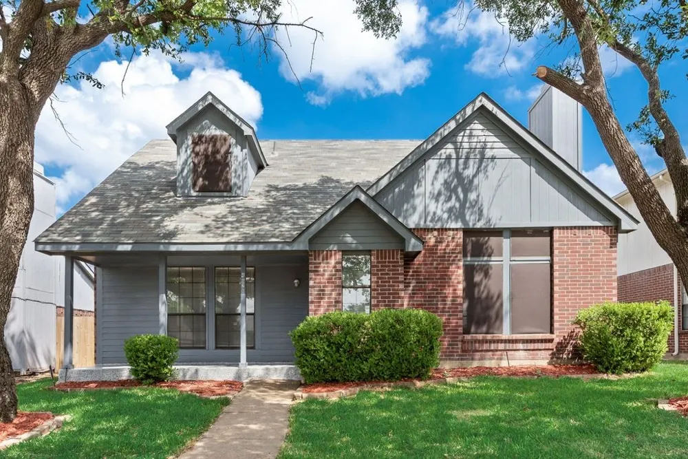 4028 O B Crowe Drive Dallas, TX 75227