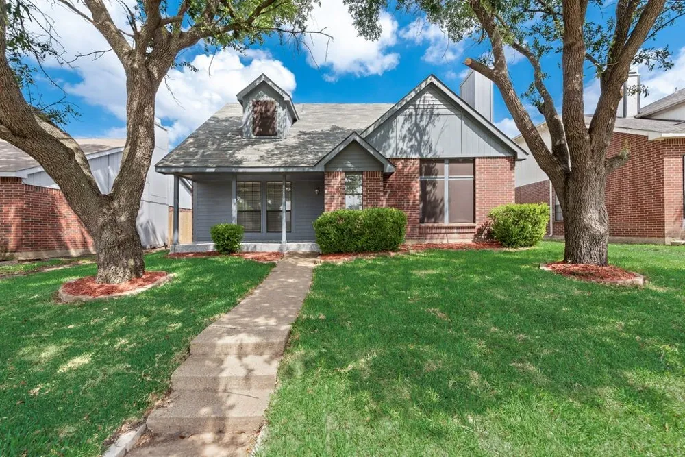 4028 O B Crowe Drive Dallas, TX 75227