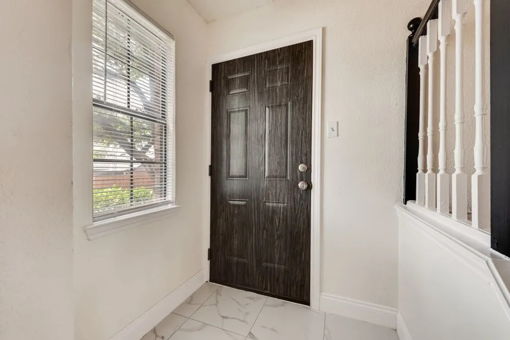 4028 O B Crowe Drive Dallas, TX 75227