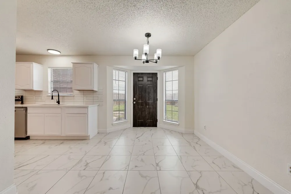 4028 O B Crowe Drive Dallas, TX 75227