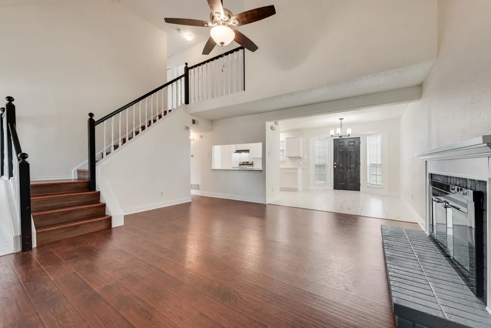 4028 O B Crowe Drive Dallas, TX 75227