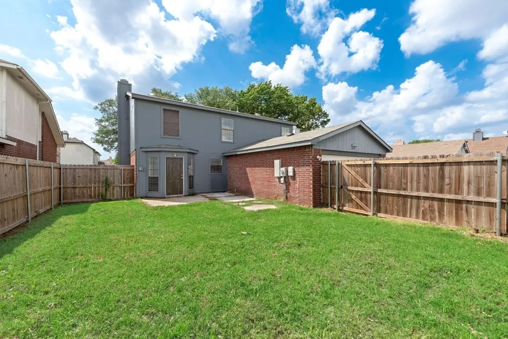 4028 O B Crowe Drive Dallas, TX 75227