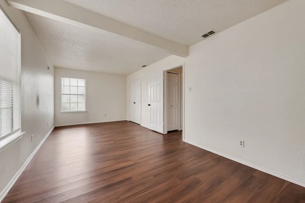 4028 O B Crowe Drive Dallas, TX 75227