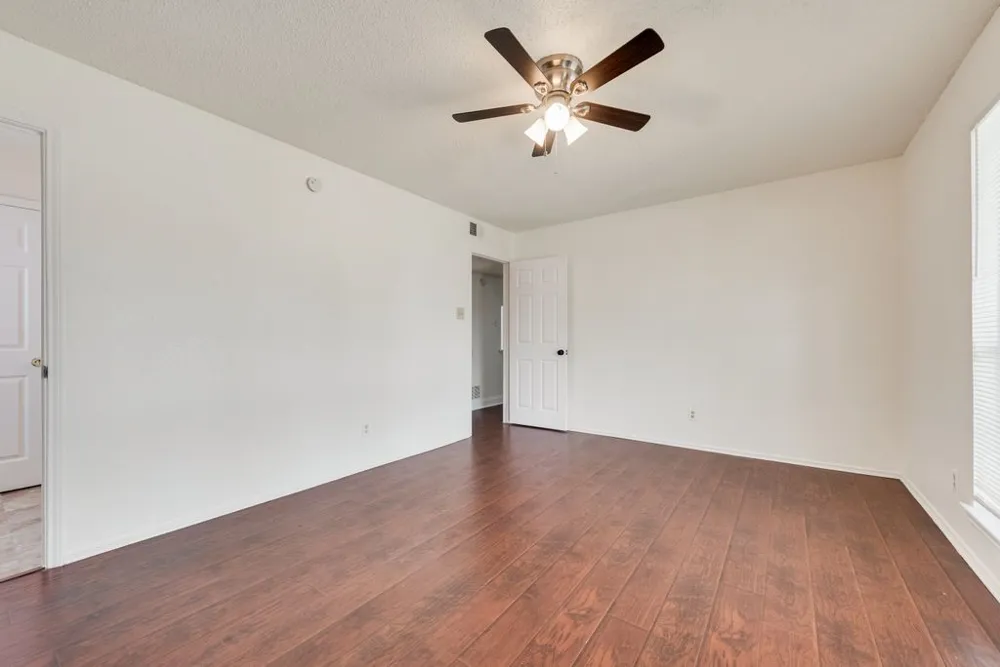 4028 O B Crowe Drive Dallas, TX 75227