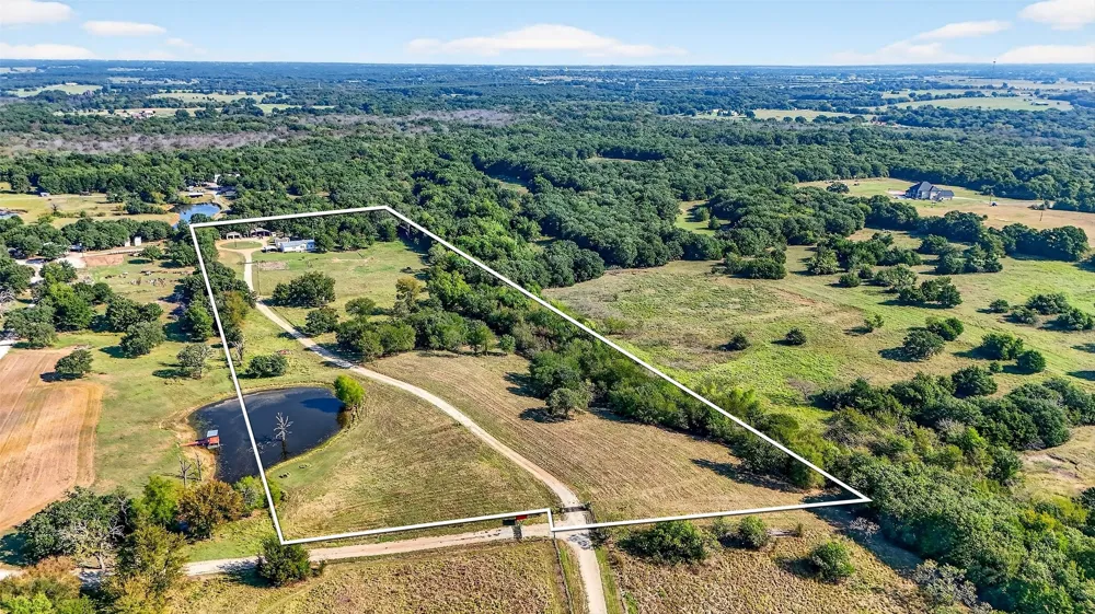 437 County Road 292 Collinsville, TX 76233