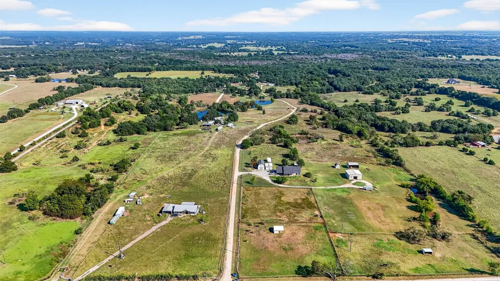 437 County Road 292 Collinsville, TX 76233
