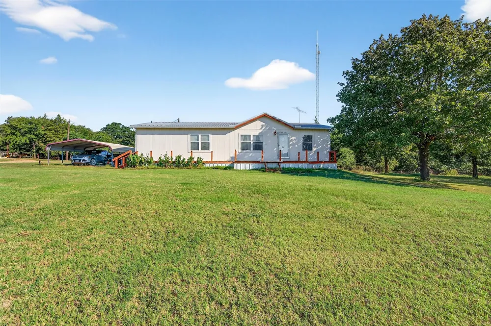 437 County Road 292 Collinsville, TX 76233