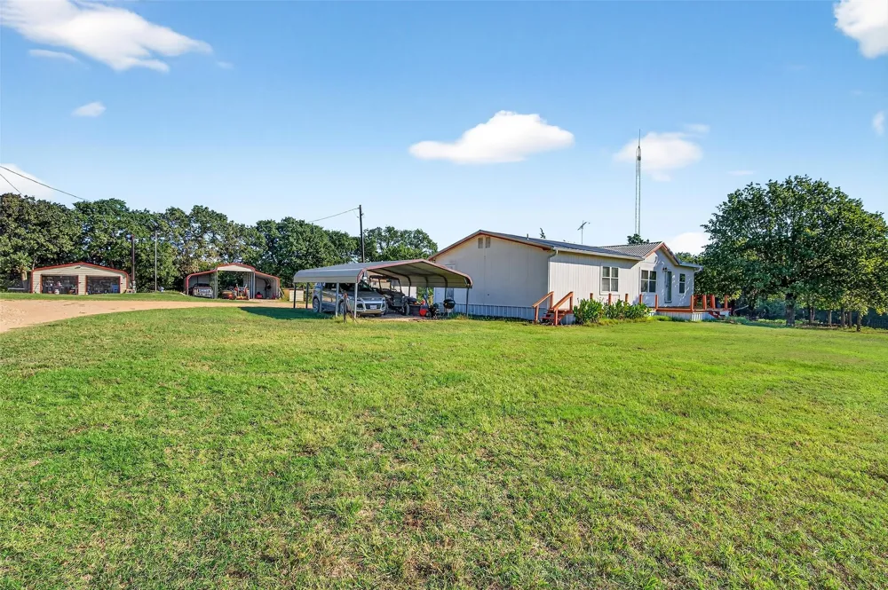 437 County Road 292 Collinsville, TX 76233
