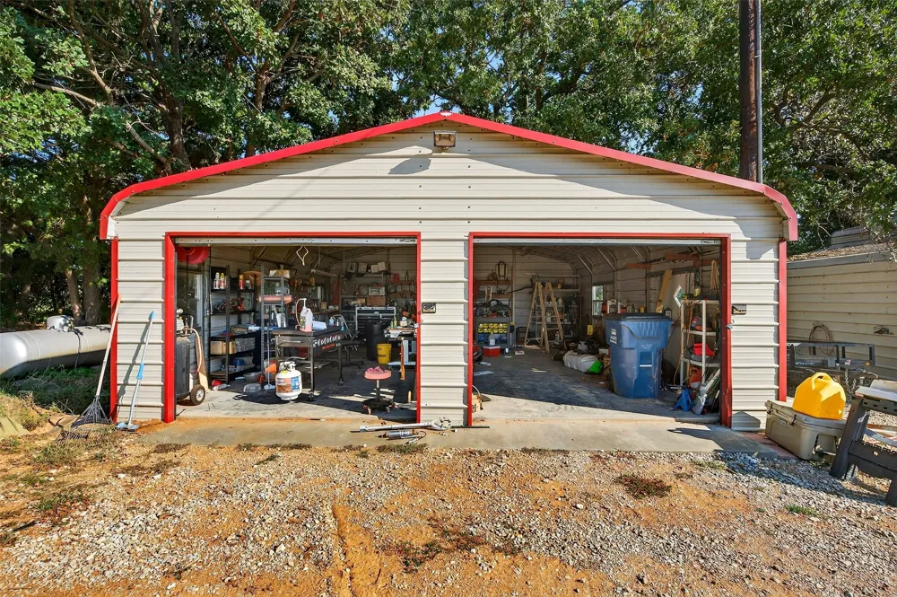 437 County Road 292 Collinsville, TX 76233