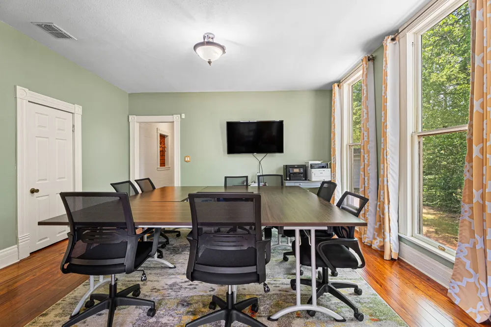 1009 Pacific Mineola, TX 75773