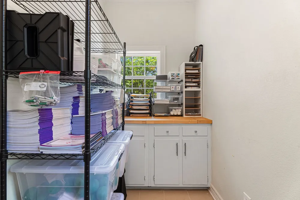 1009 Pacific Mineola, TX 75773
