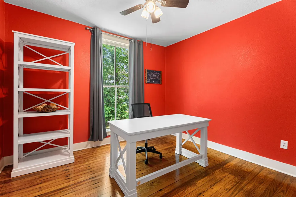 1009 Pacific Mineola, TX 75773