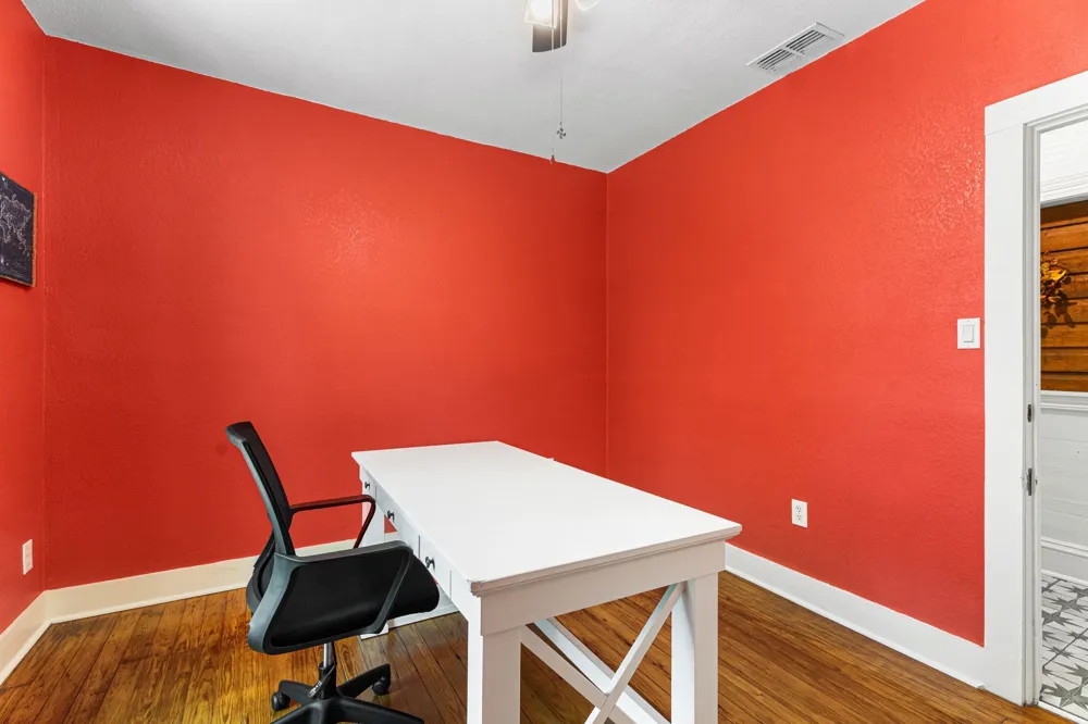 1009 Pacific Mineola, TX 75773