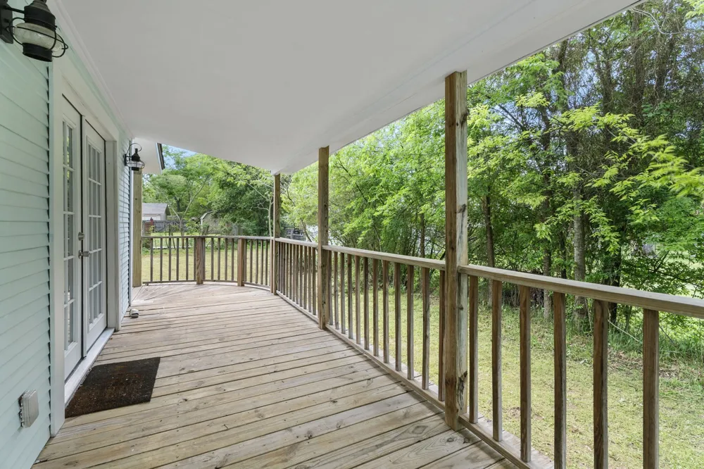 1009 Pacific Mineola, TX 75773