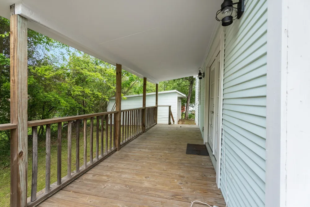 1009 Pacific Mineola, TX 75773