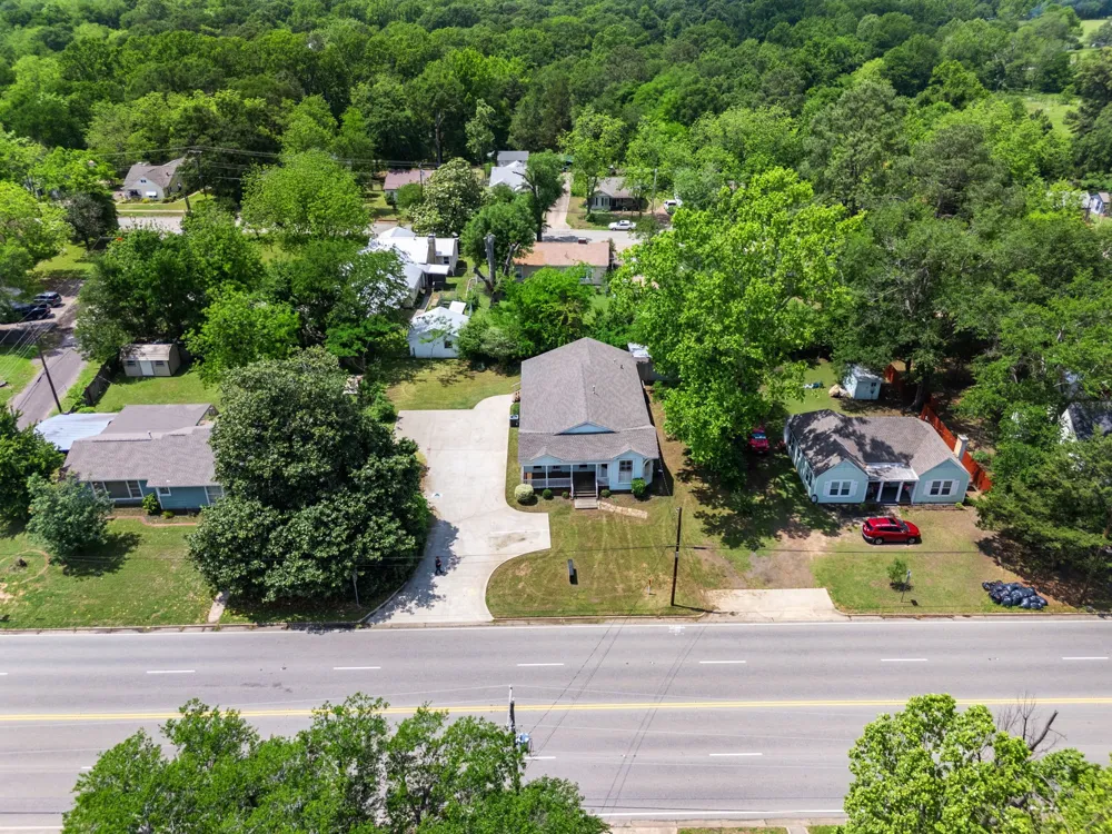 1009 Pacific Mineola, TX 75773